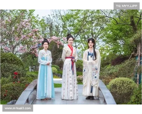 豫排联赛啦啦队隔网“斗舞”，汉服与体育舞蹈相映成趣